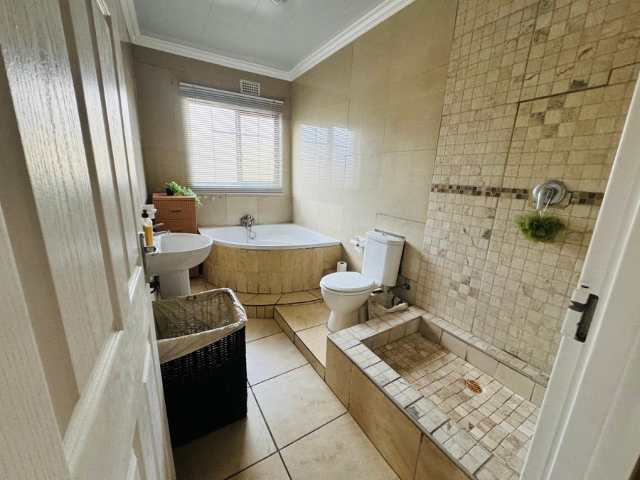 3 Bedroom Property for Sale in Highbury Western Cape